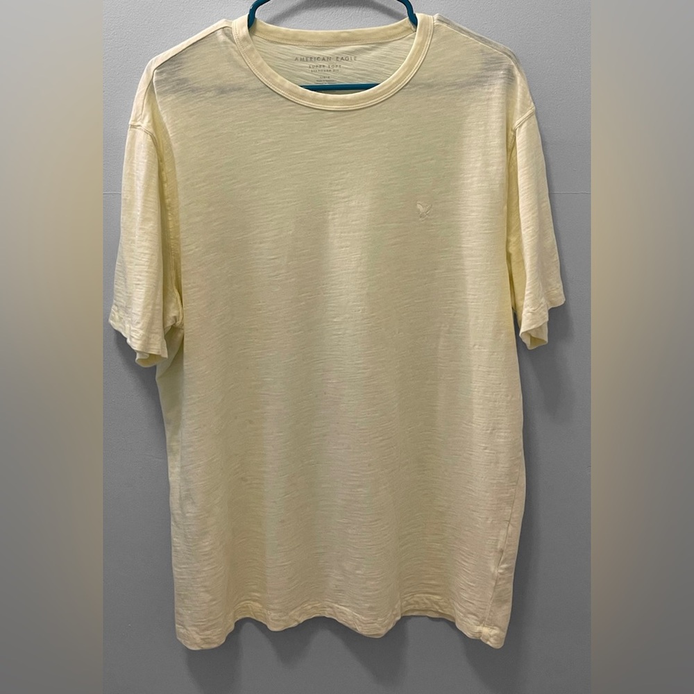 American Eagle Men’s Super Soft T-Shirt. Size Large